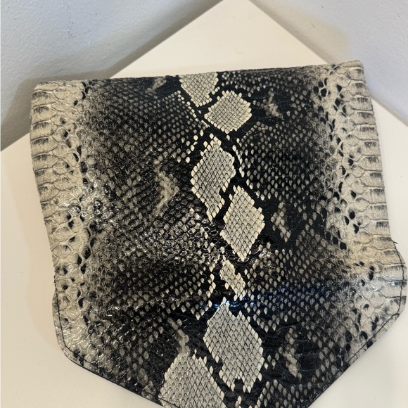 Snakeskin Clutch - Picture 4 of 5
